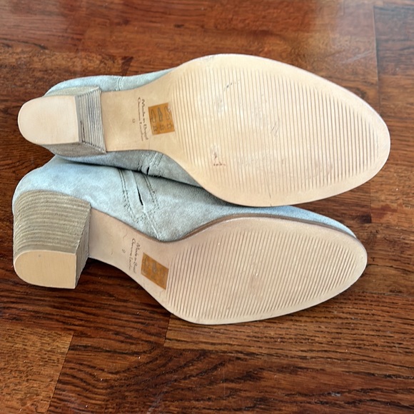 Madewell | The Billie Boot in Suede - Picture 6 of 10